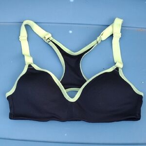 Black and Green Women's Sports Bra